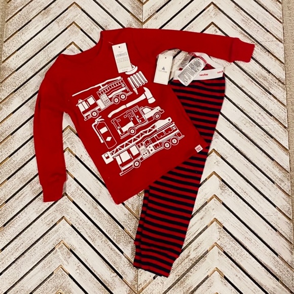 BNWT Gap Pyjamas 12-18Mo - Picture 1 of 2